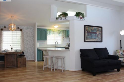 28378 Bradshire Rd, Hayward CA  94545-4818 exterior