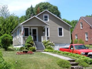 103 Fairview Ave, Kingston, NY 12401-4218