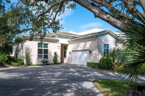 1612 Weybridge Cir, Vero Beach, FL 32963-3964