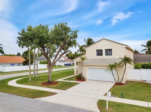 18104 21st St, Hollywood FL  33029-3043 exterior