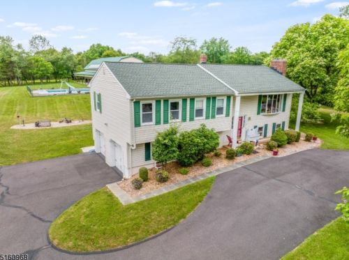 9 Van Pelt Dr, White House Station, NJ 08889-3901