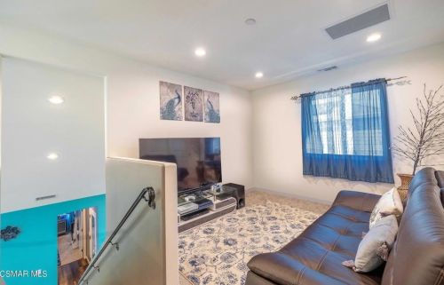 4376 Ish Dr, Simi Valley CA  93063-2945 exterior