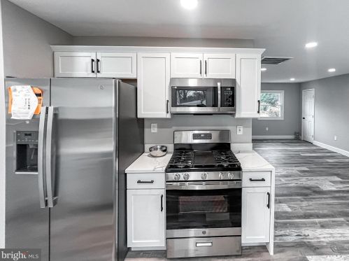 1229 Longview Dr, Woodbridge VA  22191-2955 exterior