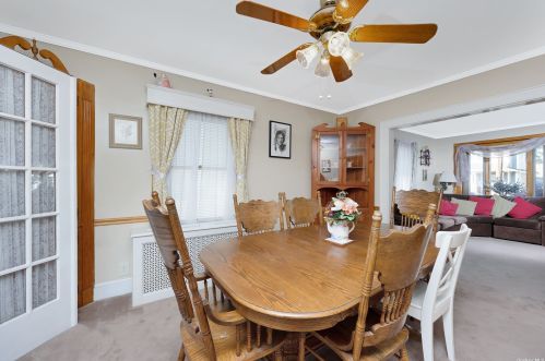 2893 Arnold Ave, Rockville Centre NY  11572-2032 exterior