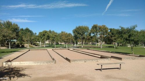 517 Marina Dr, Gilbert AZ 85233-6613 exterior