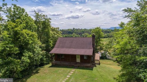 330 Julius Keller Rd, Strasburg, VA 22657-4836