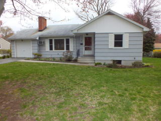 28 Frank St, Bridgeport, CT 06611-2721