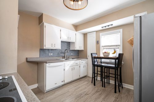 200 79, Milwaukee WI 53219-1707 exterior