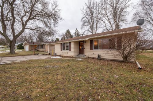 809 Minerva St, Horicon, WI 53032-1434