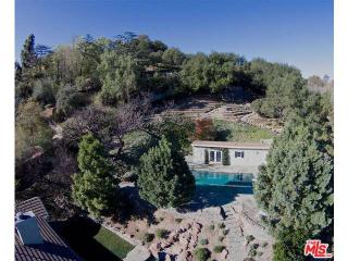 4311 Valley Meadow Rd, Van Nuys CA  91436-3440 exterior