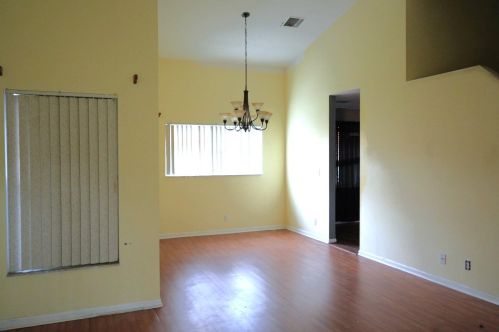 133 Heatherwood Dr, West Palm Beach, FL 33411-8614
