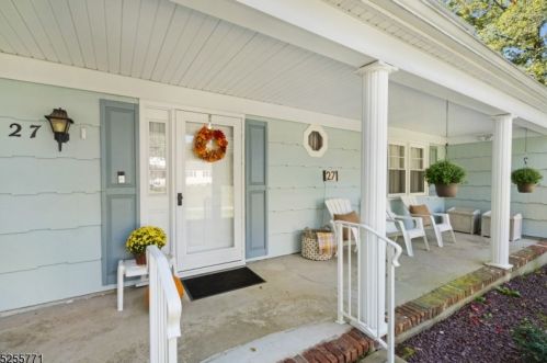 27 Beech Dr, Greystone Park, NJ 07950-2401