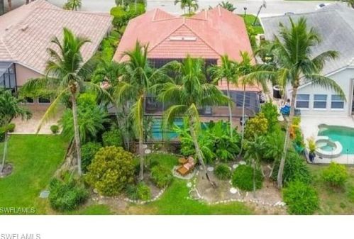 6765 Southern Oak Ct, Naples, FL 34109-7830