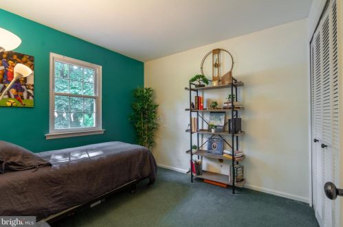 293 Stormfield Dr, Harleysville PA  19438-2330 exterior