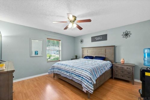 33 Barkwood Ln, Palm Coast, FL 32137-8835
