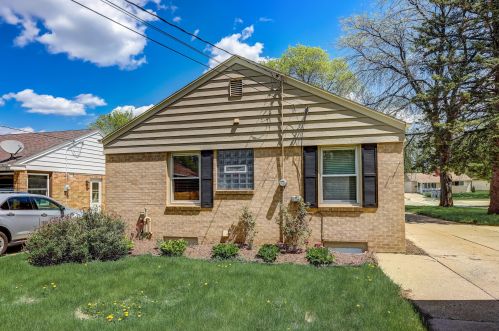 2773 51, Milwaukee WI 53219-3260 exterior