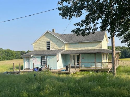 13042 Springboro Rd, Conneautville, PA 16406-6542