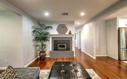 53 Fairfield St, Milford CT  06460-5149 exterior