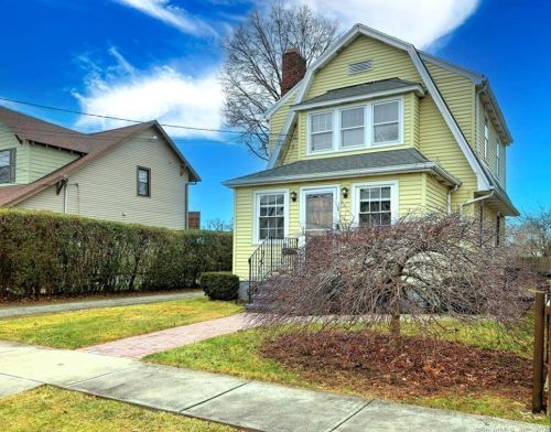 18 Cowles St, Milford CT  06461-4022 exterior