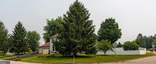 215 Shaffer Dr, Tolna, PA 17349-9458