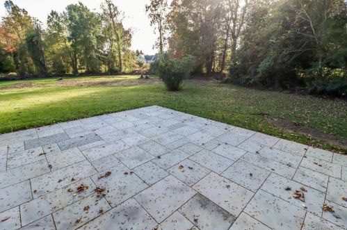 214 Berkshire Rd, Sandy Hook CT  06482-1548 exterior