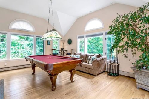 171 Woodchuck Rd, Stamford CT  06903-3605 exterior