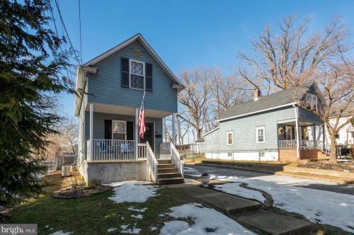 235 Baptiste Ave, Barrington, NJ 08007-1302