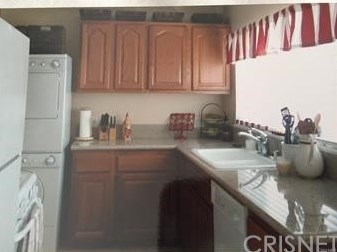 13736 Community St, Van Nuys, CA 91402-3928