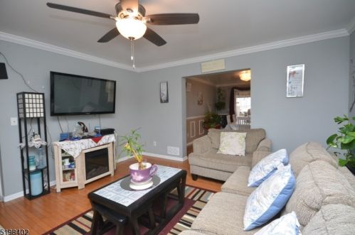 812 Kennedy Blvd, Manville NJ  08835-2148 exterior