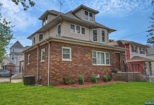 131 Bergen Ave, Ridgefield Park NJ  07660-1521 exterior