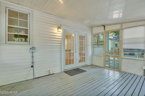 2704 Oaklawn St, Beaufort SC  29902-4335 exterior