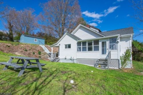 35 Harrison St, Wantage NJ  07461-2119 exterior