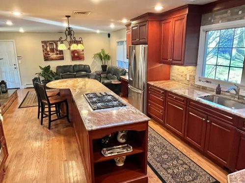 511 Magnolia Ln, Huntington Station, NY 11746-7709