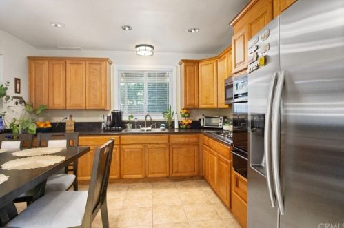 982 Verde Ave, Rialto CA  92376-4145 exterior