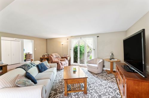 104 Concord Dr, Canonsburg, PA 15317-3621