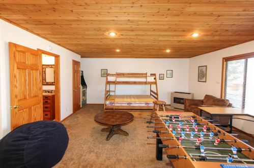 1253 Panorama Dr, Big Bear City CA  92314-9828 exterior