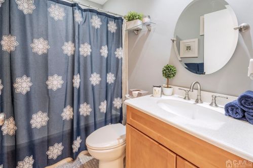 31 Portsmouth Dr, Old Bridge NJ  08857-3116 exterior