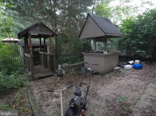 2 Presidential Dr, Berlin Boro NJ  08009-1358 exterior