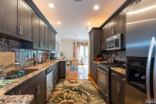 134 Demarest Ln, Montvale NJ  07645-2341 exterior