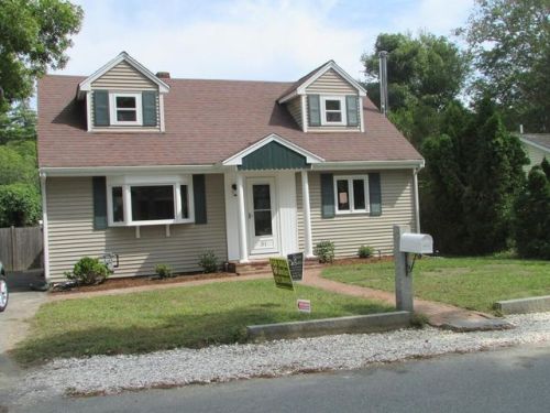 31 Parkwood Dr, Wareham, MA 02571-2319