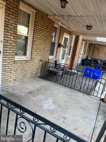 6427 Ditman St, Philadelphia, PA 19135-2701