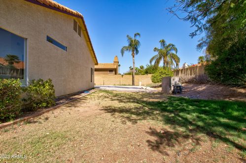 4632 Crocus Dr, Phoenix AZ 85032-5747 exterior