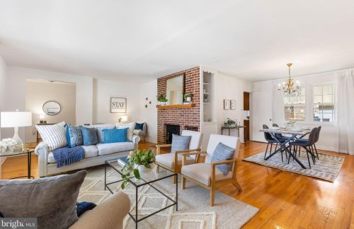 602 38th St, Wilmington, DE 19802-2031