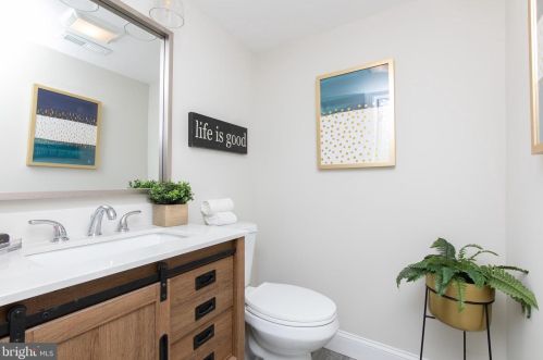 125 Applewood Dr, Auburn NJ 08085-1559 exterior