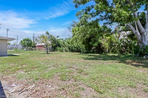 4325 16th Pl, Cape Coral FL  33904-7430 exterior