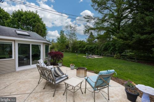 12 Chetwynd Rd, Paoli PA  19301-1818 exterior