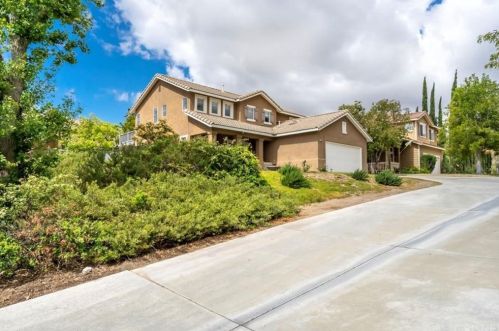 29121 Mammoth Ln, Santa Clarita, CA 91387-6215