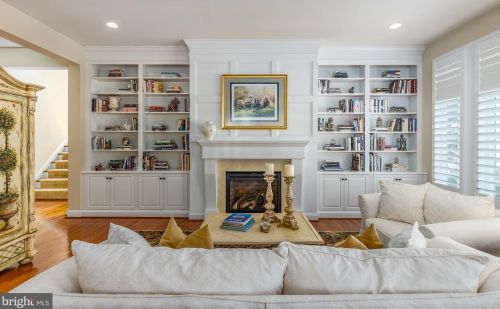 18345 Mid Ocean Pl, Leesburg VA 20176-7451 exterior