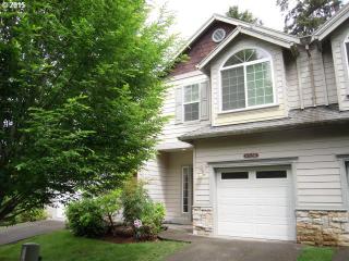 9530 Lodestone Dr, Beaverton, OR 97007-8720