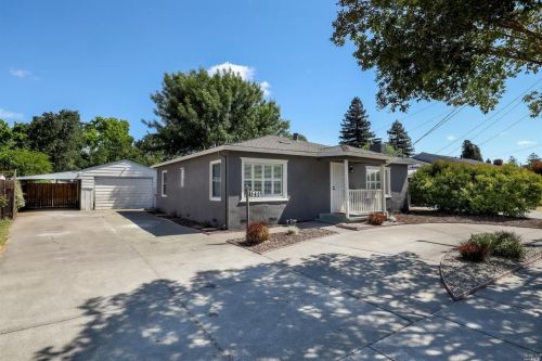 1201 Hearn Ave, Santa Rosa CA  95407-7774 exterior